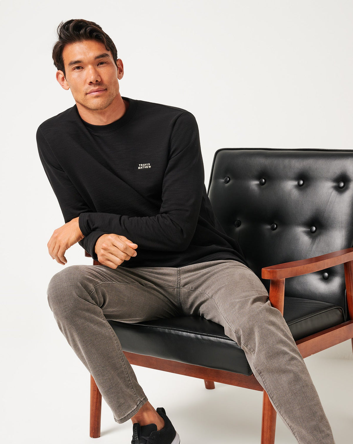 Man About Town Crew Black | Travis Mathew