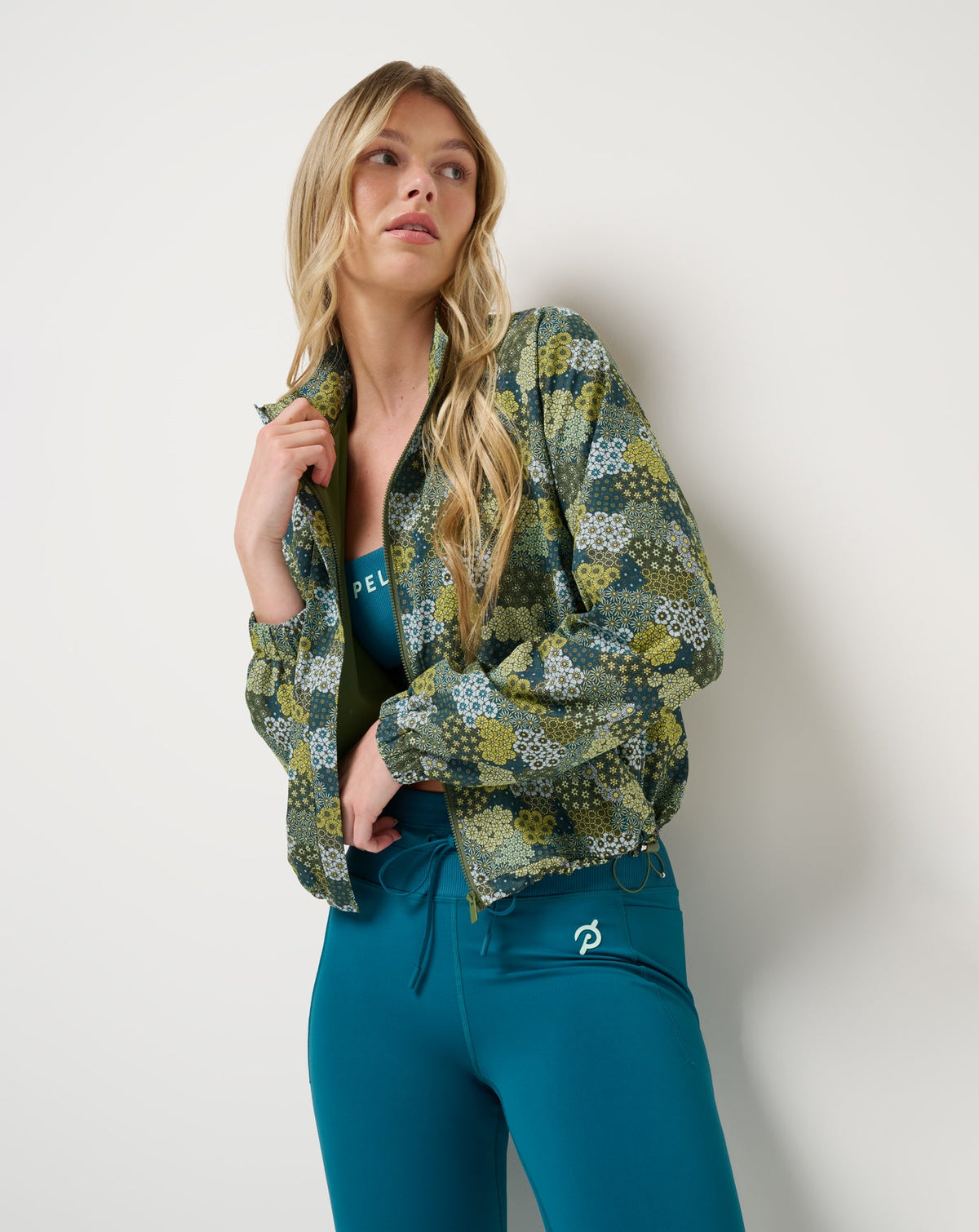 New Light Jacket Bronze Green Multi | Travis Mathew