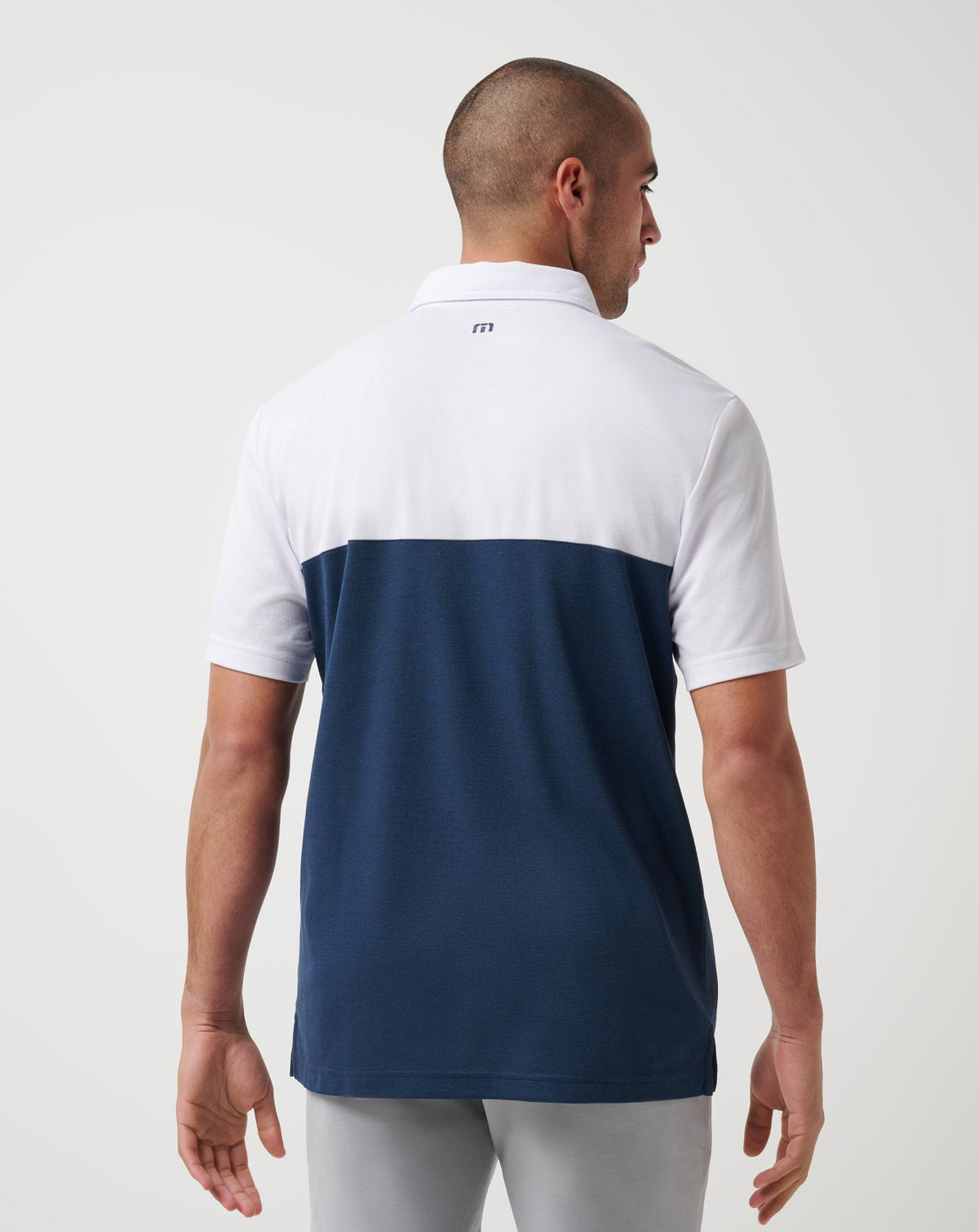 Atlanta Braves Home Run Leader Polo White/Navy | Travis Mathew