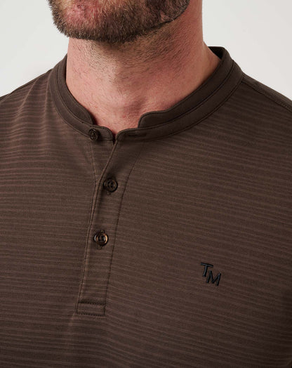 Winning Record Henley Polo Chocolate Brown | Travis Mathew
