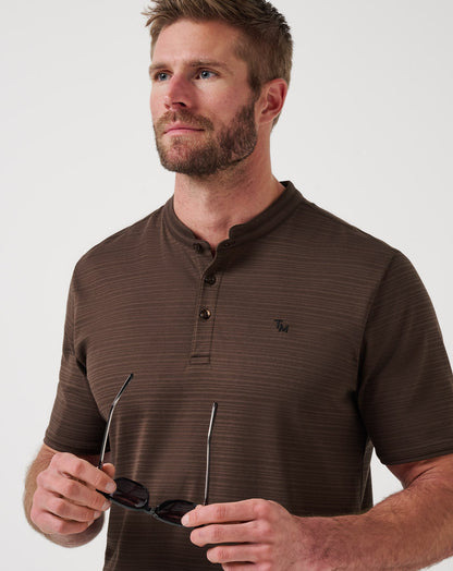 Winning Record Henley Polo Chocolate Brown | Travis Mathew
