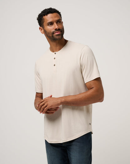 Cloud Henley Tee Italian Sand | Travis Mathew