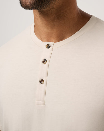 Cloud Henley Tee Italian Sand | Travis Mathew