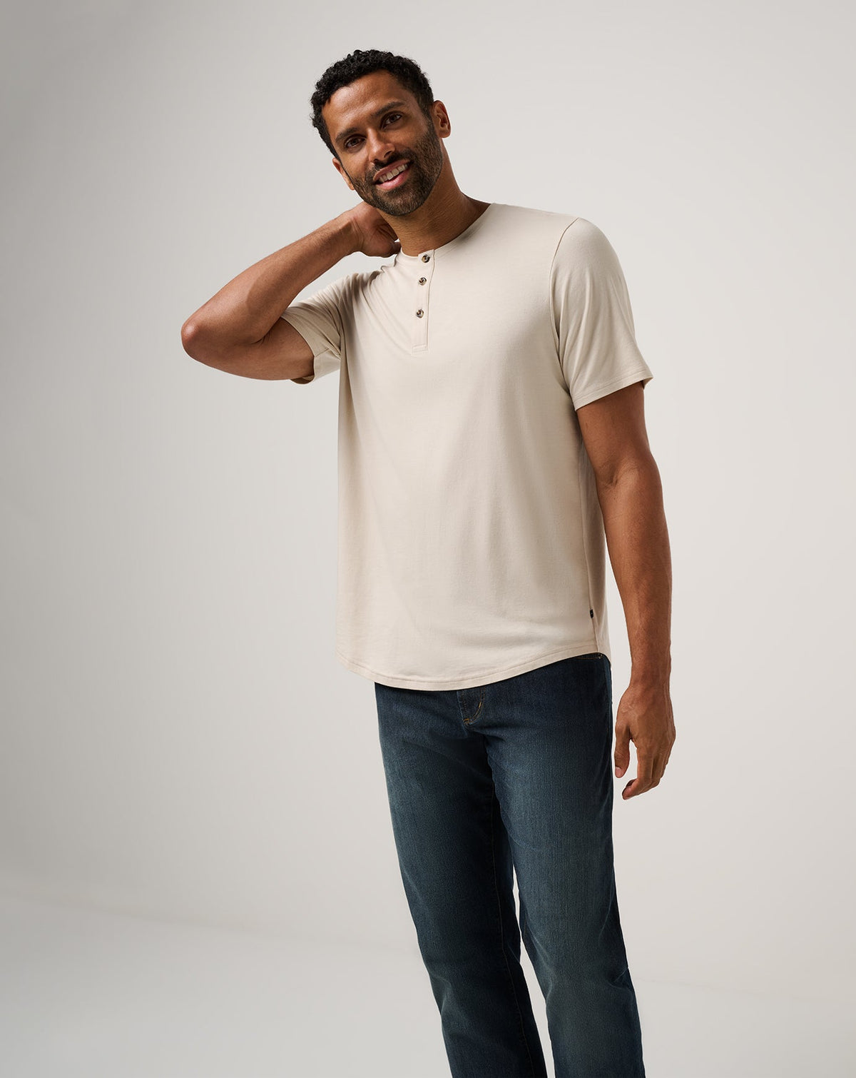 Cloud Henley Tee Italian Sand | Travis Mathew