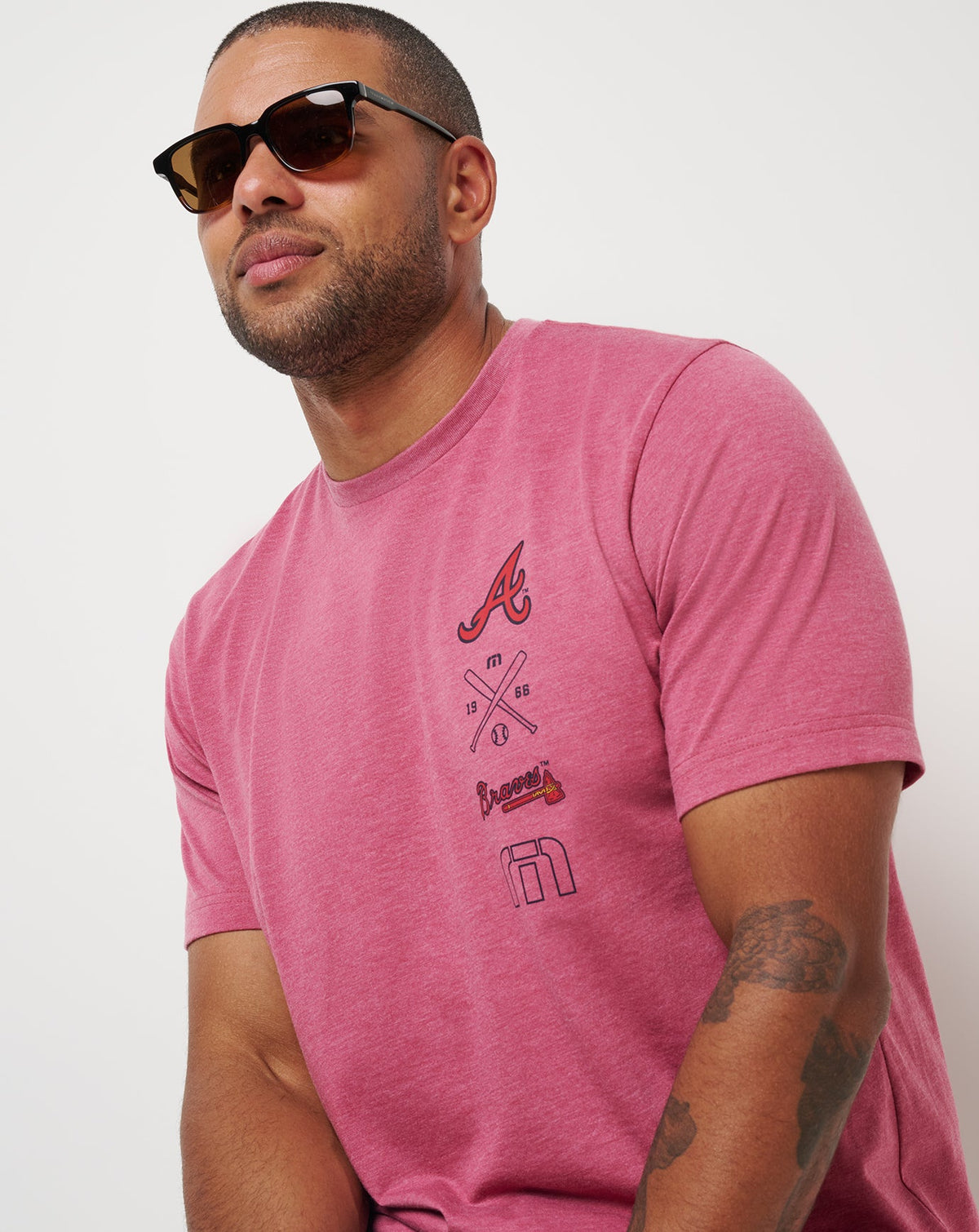 Atlanta Braves Sunset Slam 2.0 Tee Heather Red | Travis Mathew