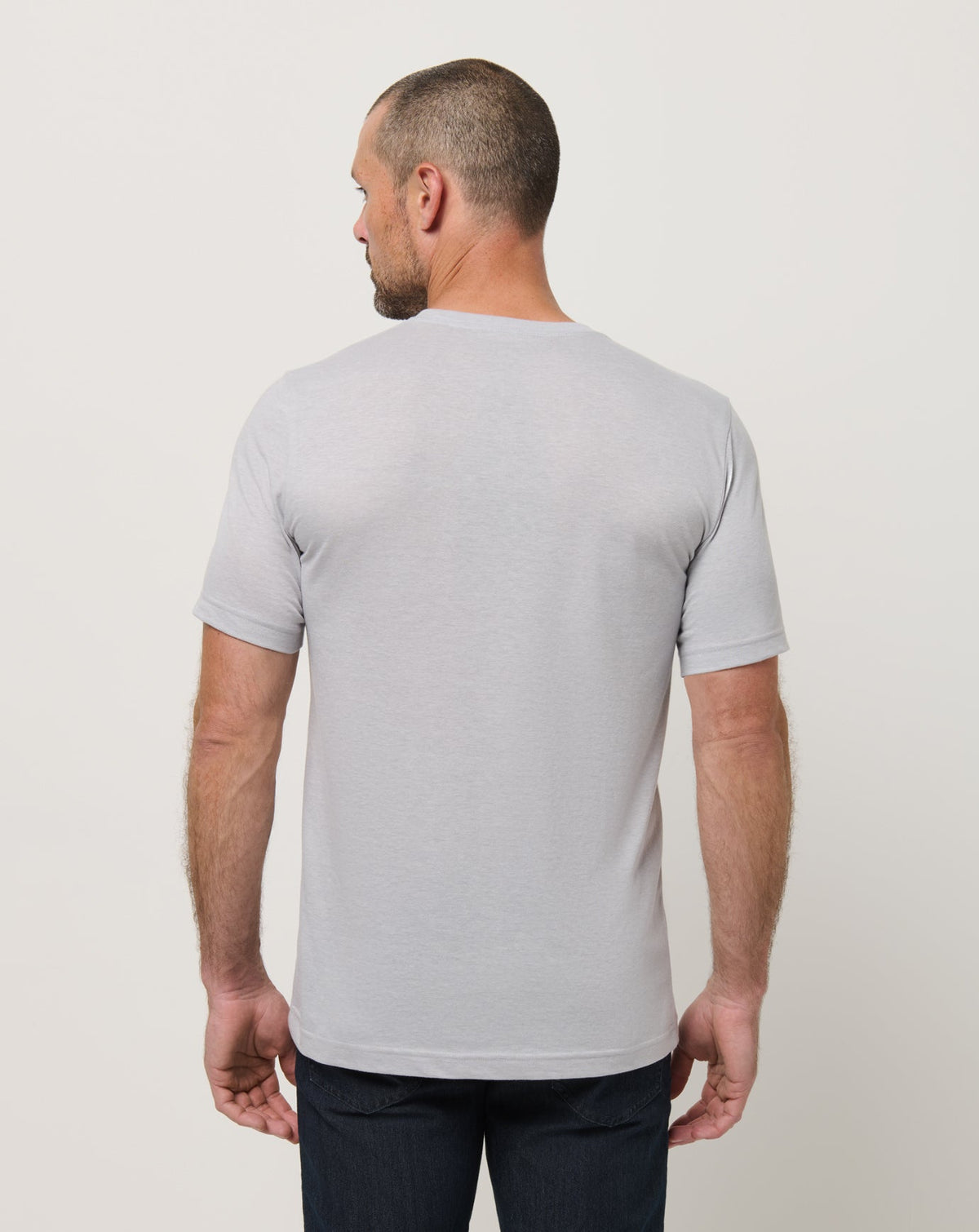 Short Layover Tee Heather Light Grey | Travis Mathew