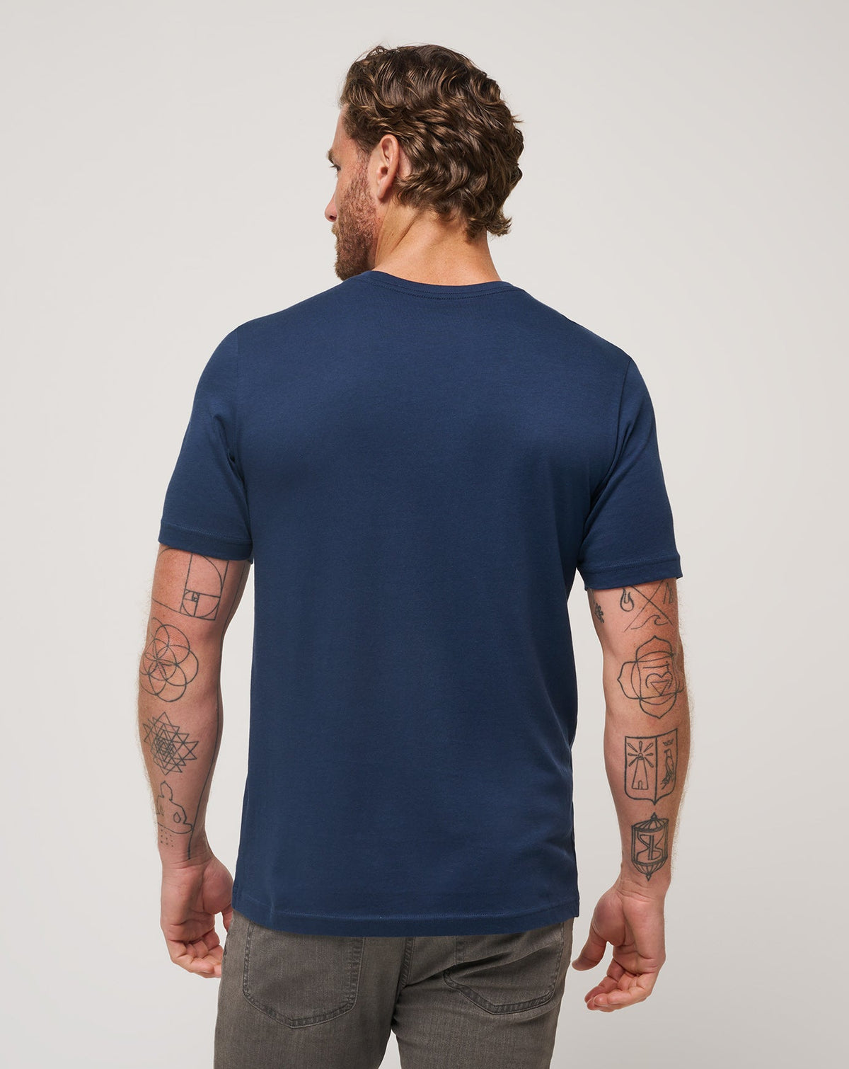 Plot Twist Tee Total Eclipse | Travis Mathew