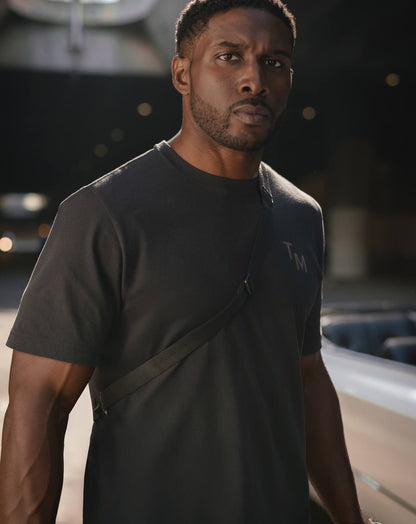 End Around Tee Black | Travis Mathew