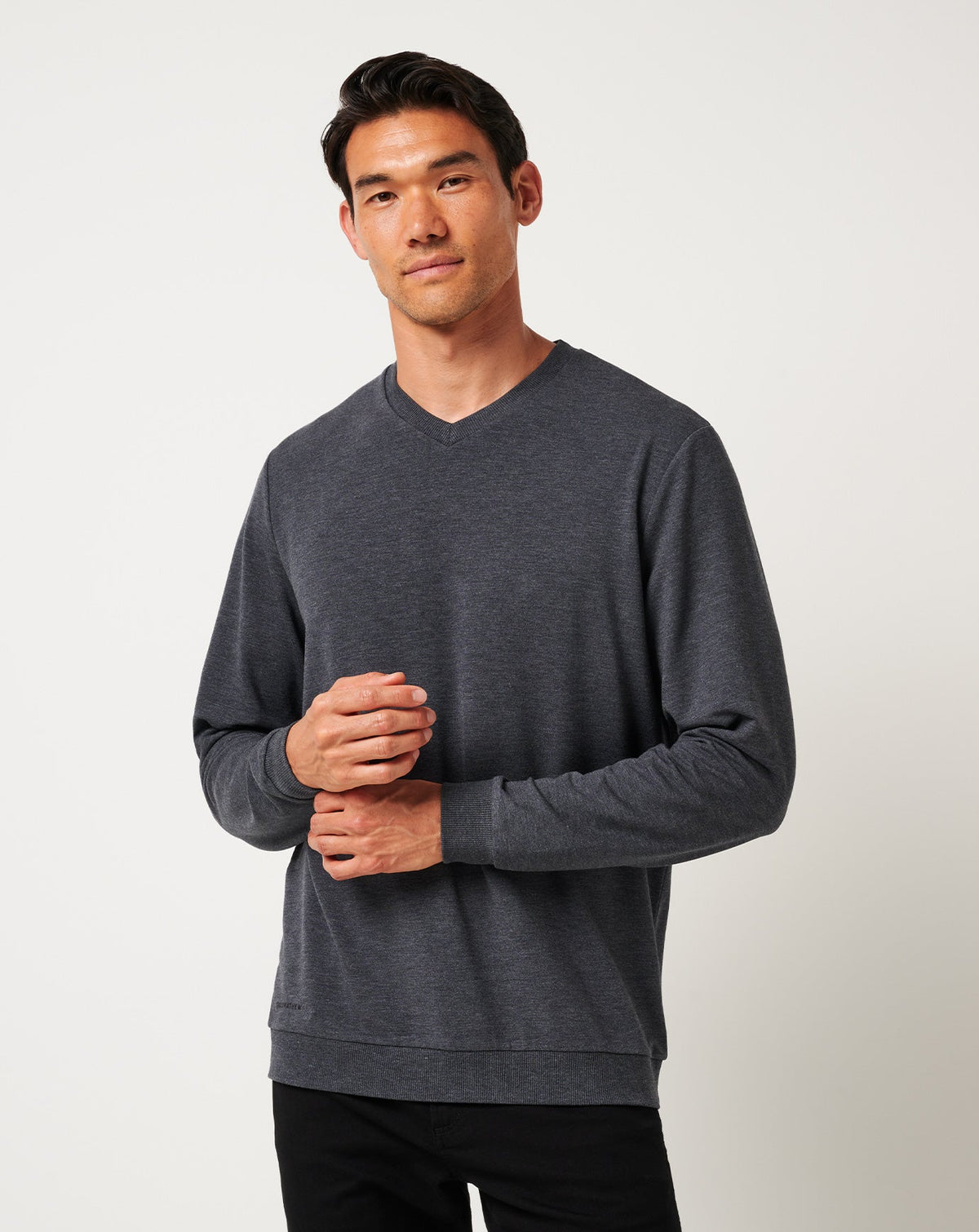Amenities V-Neck Crew Heather Dark Grey | Travis Mathew
