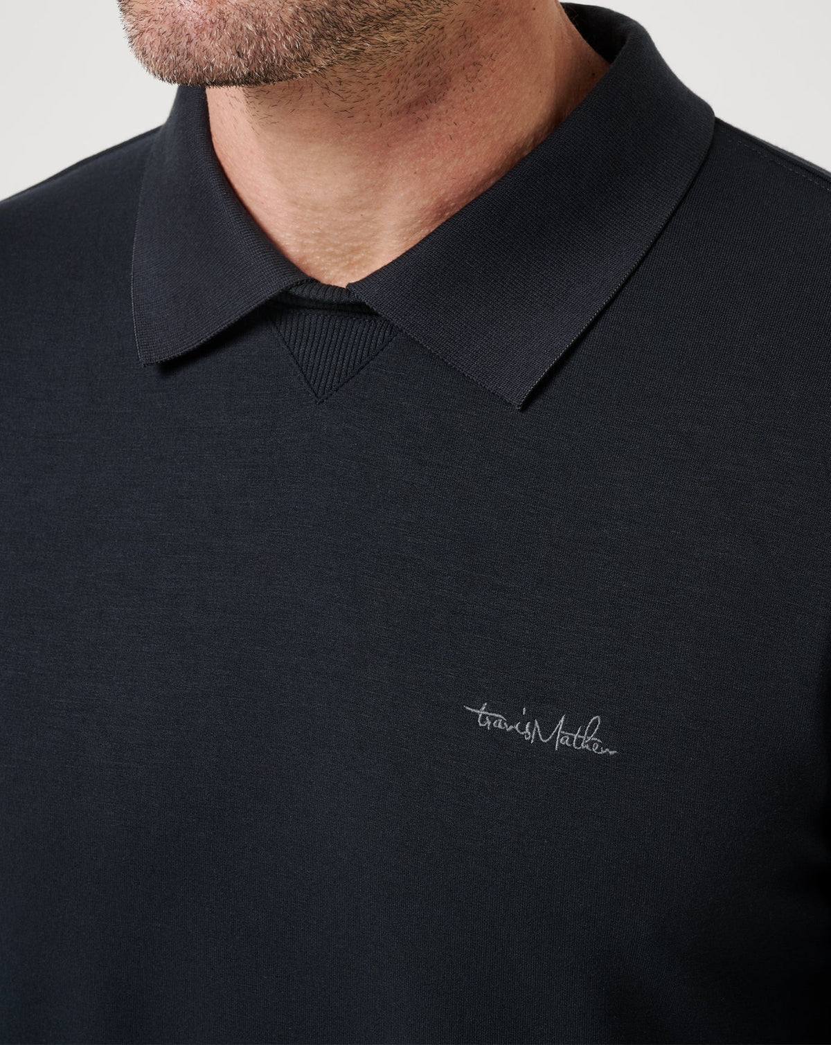 Amenities Collar Crew Black | Travis Mathew