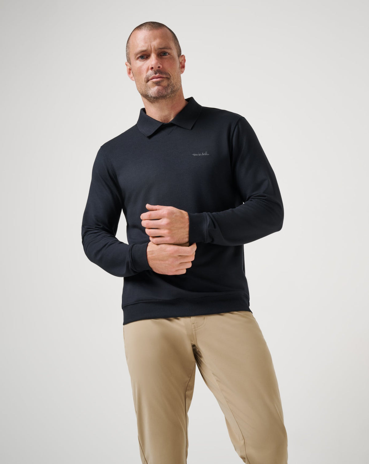 Amenities Collar Crew Black | Travis Mathew