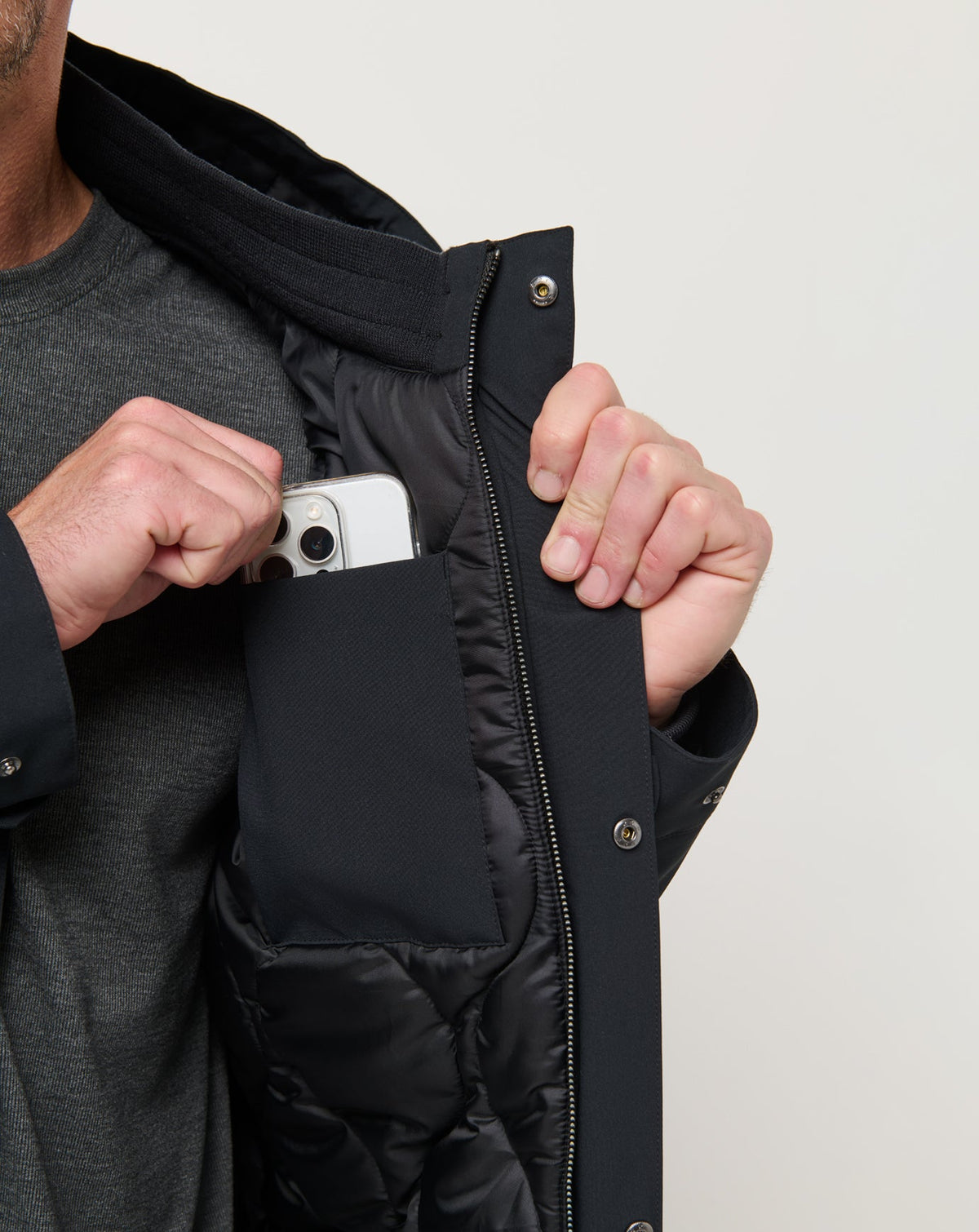 Mountain Pass Jacket Black | Travis Mathew