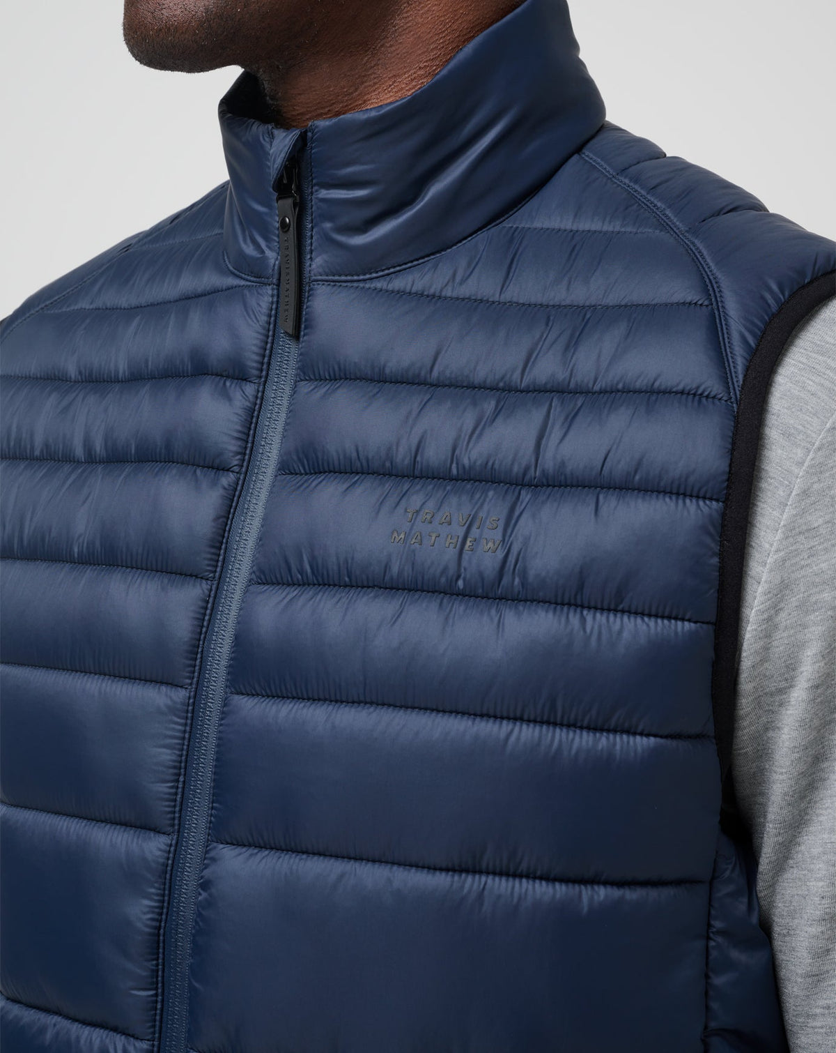 Aves Tech Puffer Vest Total Eclipse | Travis Mathew