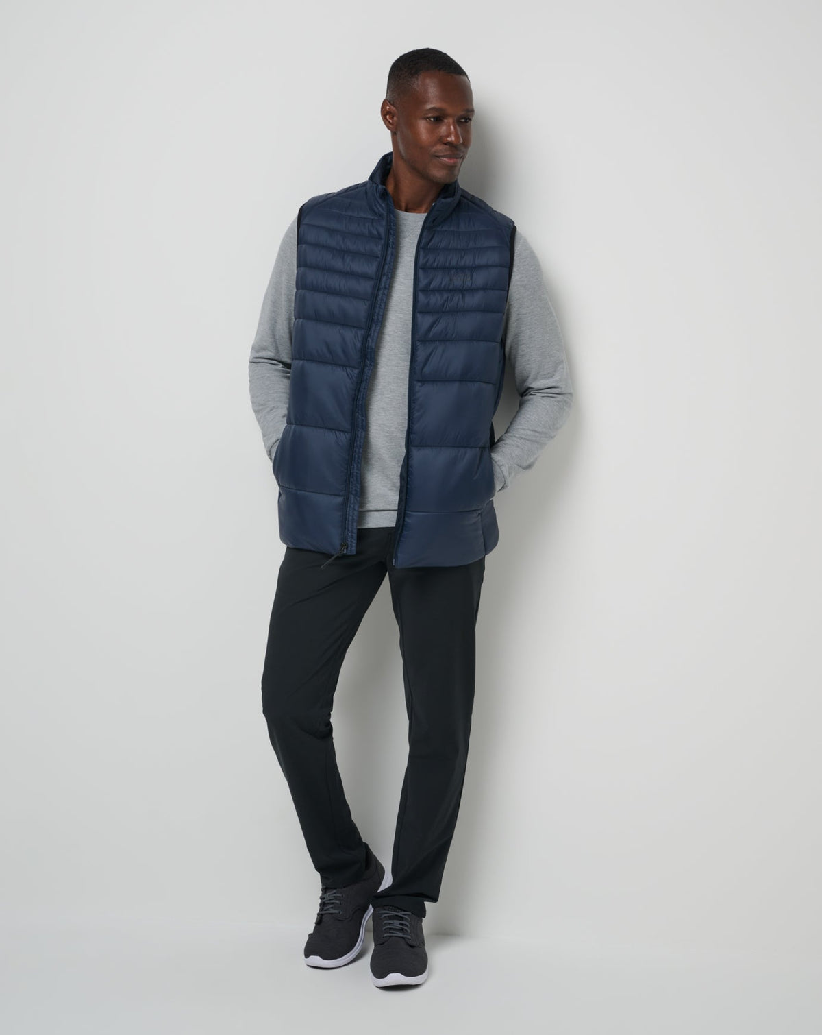 Aves Tech Puffer Vest Total Eclipse | Travis Mathew