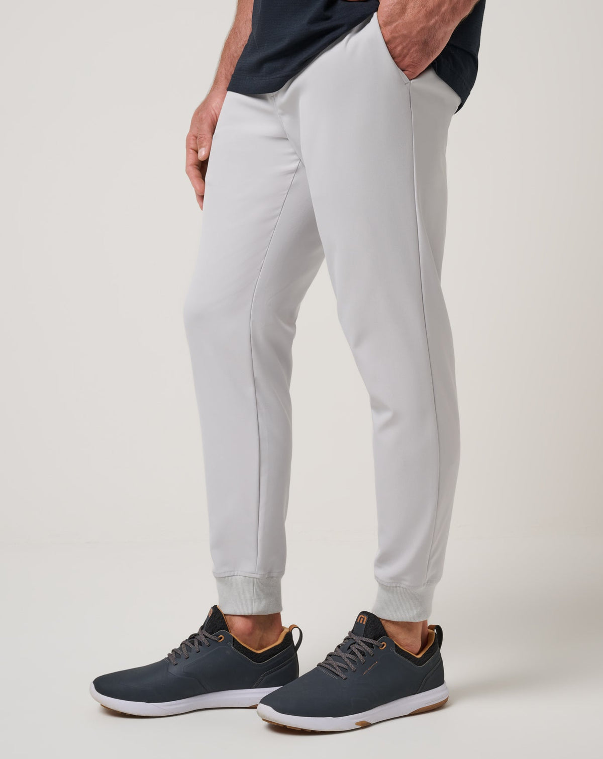 Open To Close 2.0 Jogger Micro Chip | Travis Mathew