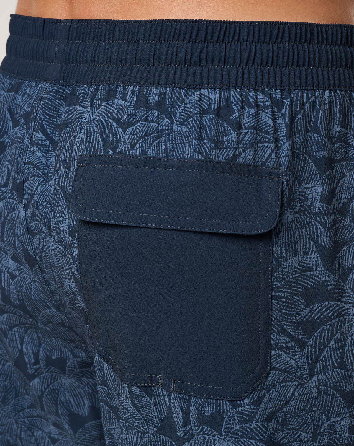 Tidal Whisper Boardshort 18In Total Eclipse | Travis Mathew