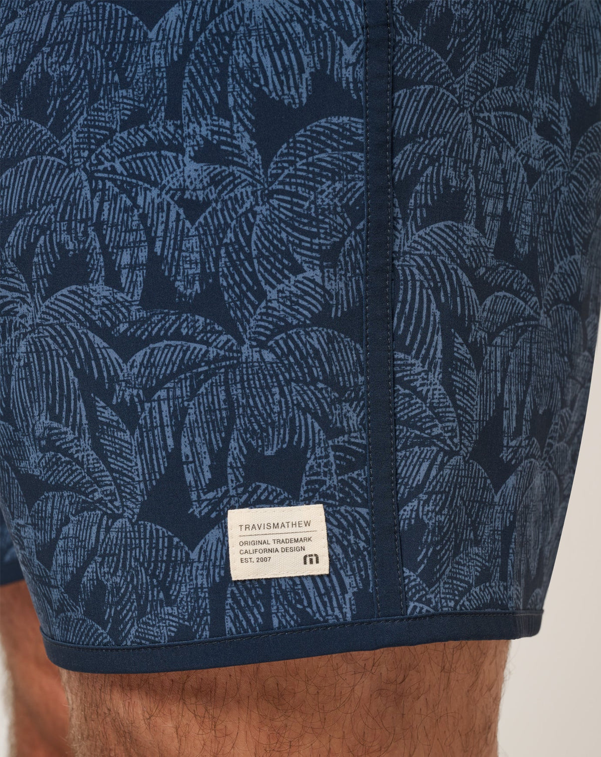 Tidal Whisper Boardshort 18In Total Eclipse | Travis Mathew