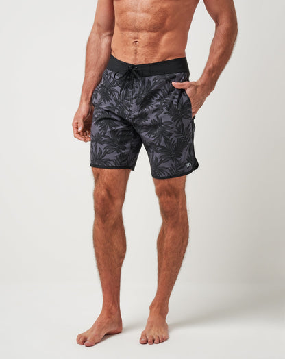 No Wake Zone Boardshort Black | Travis Mathew