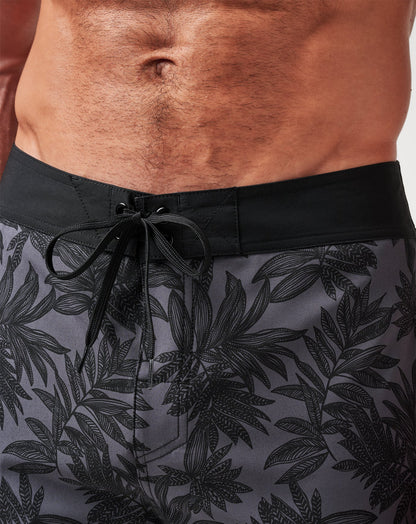 No Wake Zone Boardshort Black | Travis Mathew