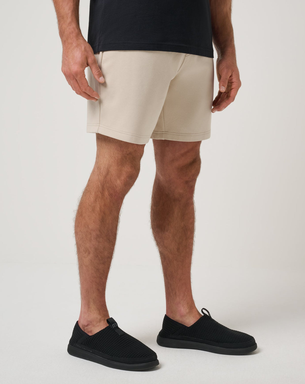 Shot Maker Cloud Short Italian Sand | Travis Mathew