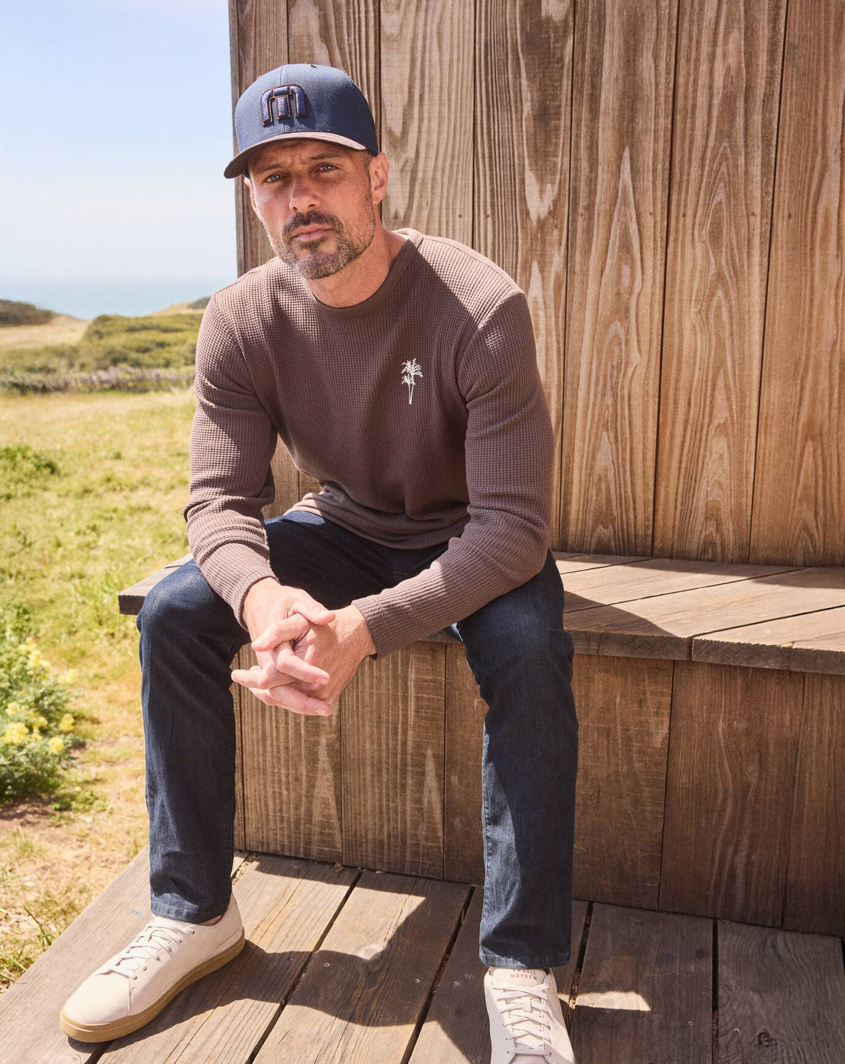Estate Grounds Snapback Hat Total Eclipse | Travis Mathew