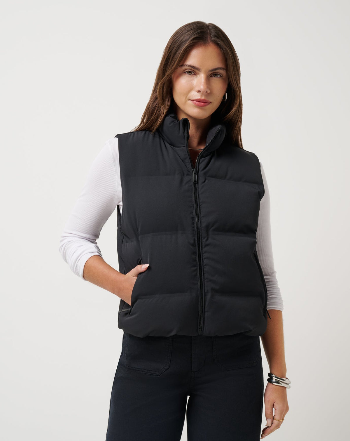 Moontide Bonded Puffer Vest Black | Travis Mathew