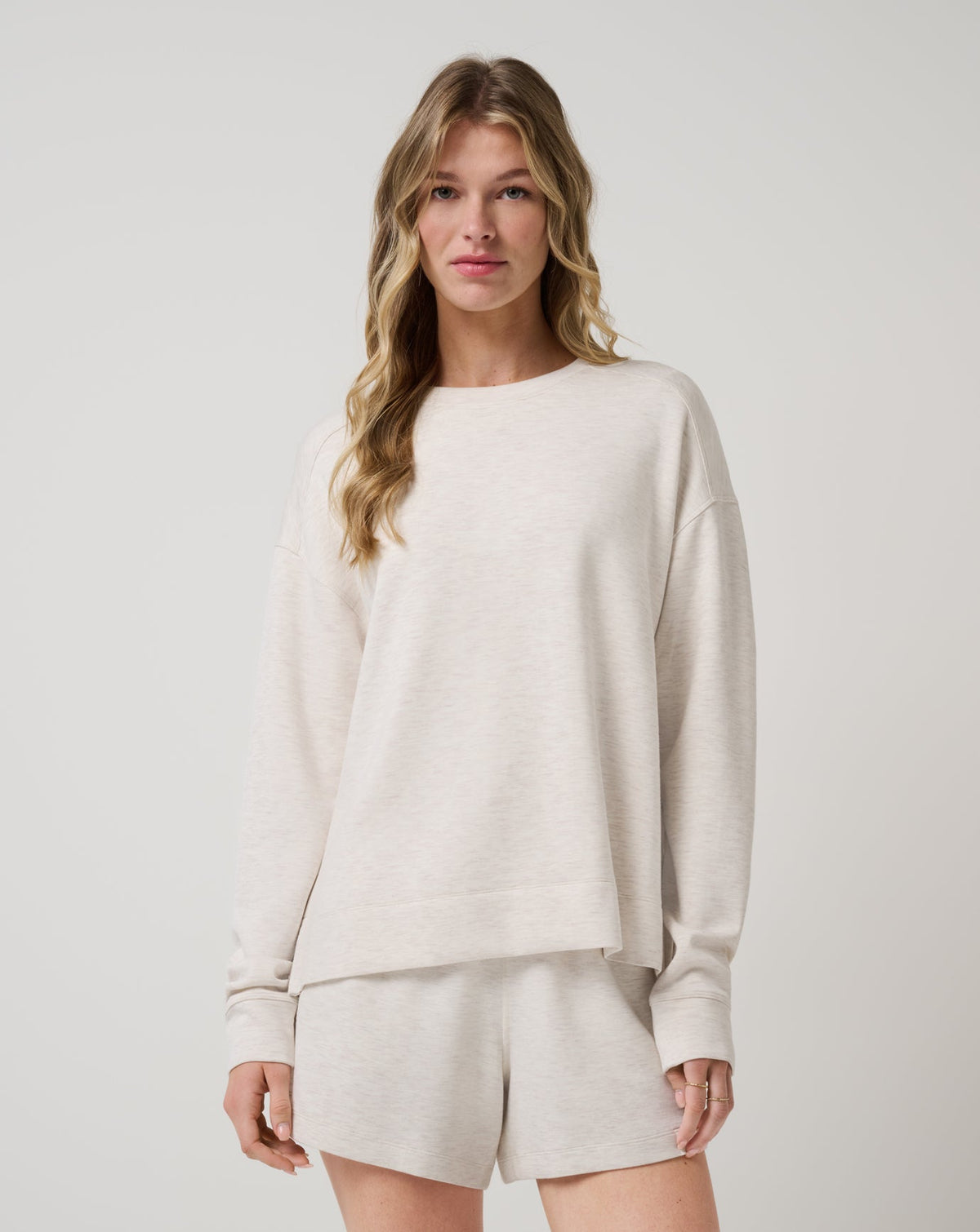 Skyloft Soft Crew Heather Brazillian Sand | Travis Mathew