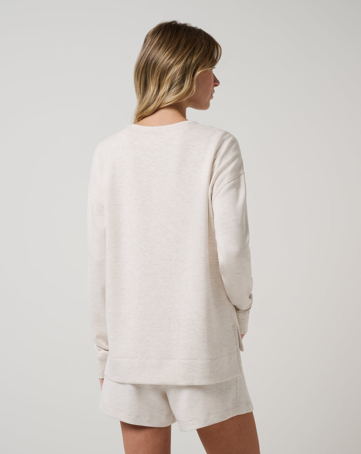Skyloft Soft Crew Heather Brazillian Sand | Travis Mathew