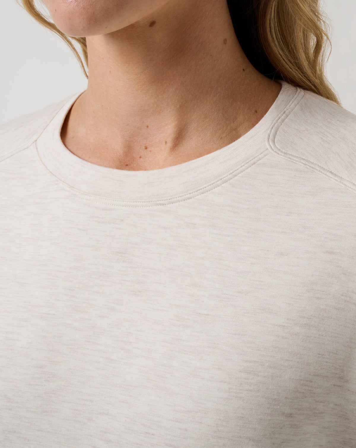 Skyloft Soft Crew Heather Brazillian Sand | Travis Mathew