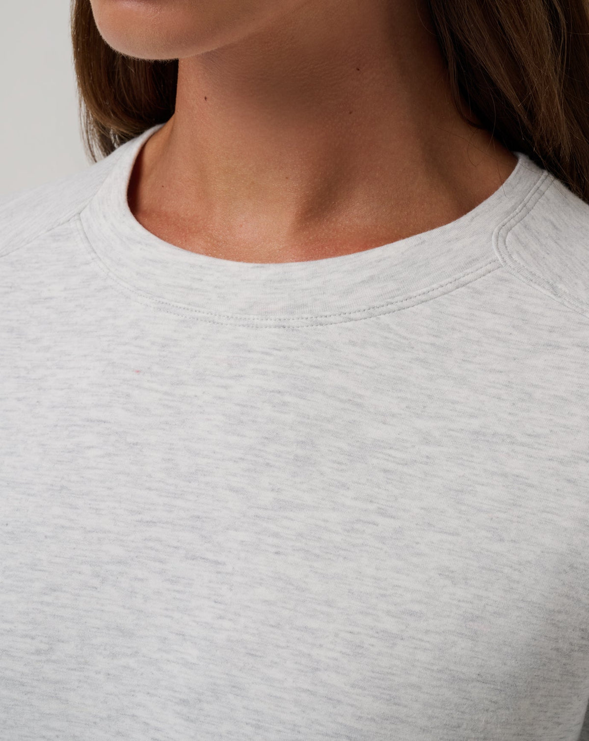 Skyloft Soft Crew Heather Light Grey | Travis Mathew