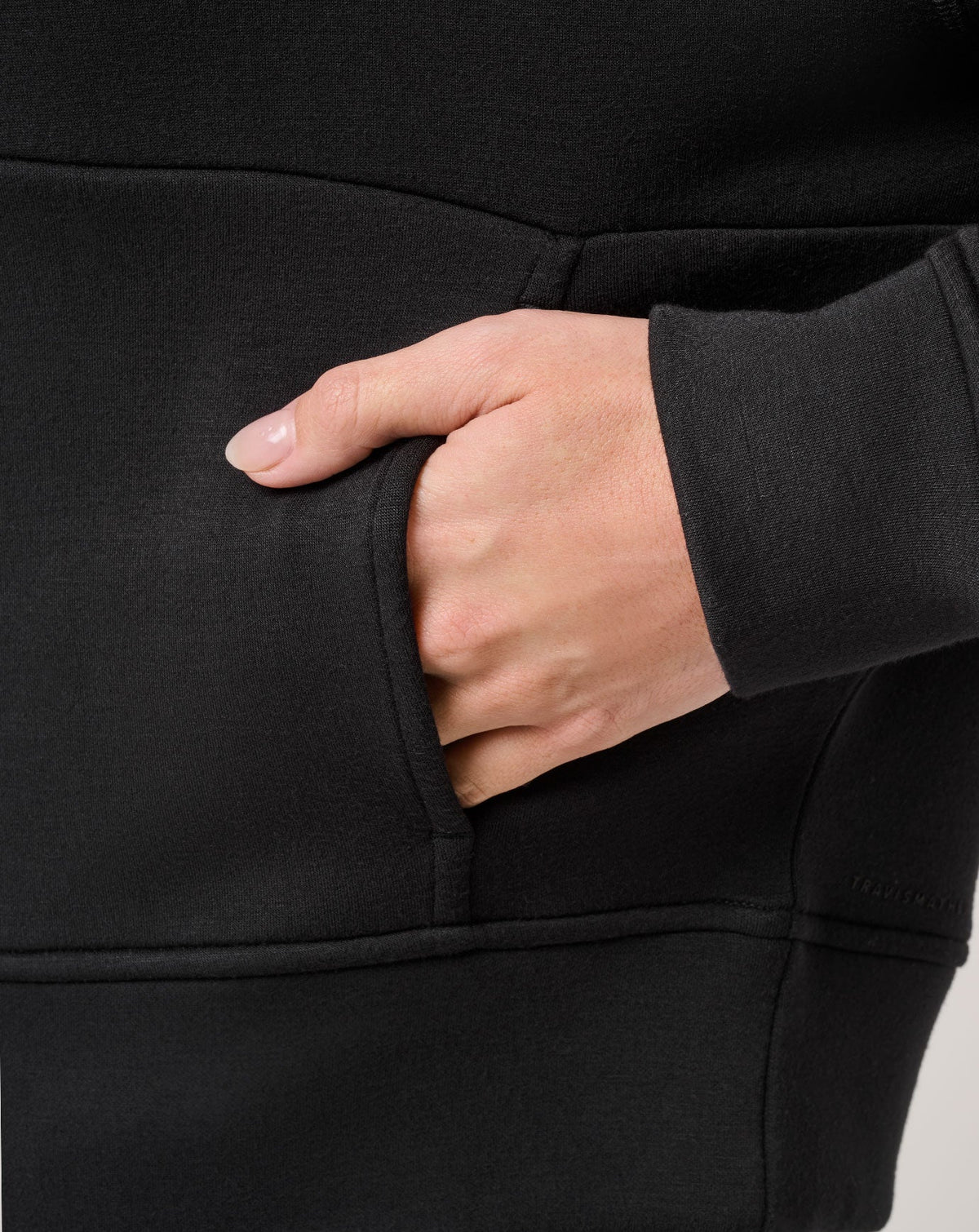 Skyloft Soft Half Zip 2.0 Black | Travis Mathew