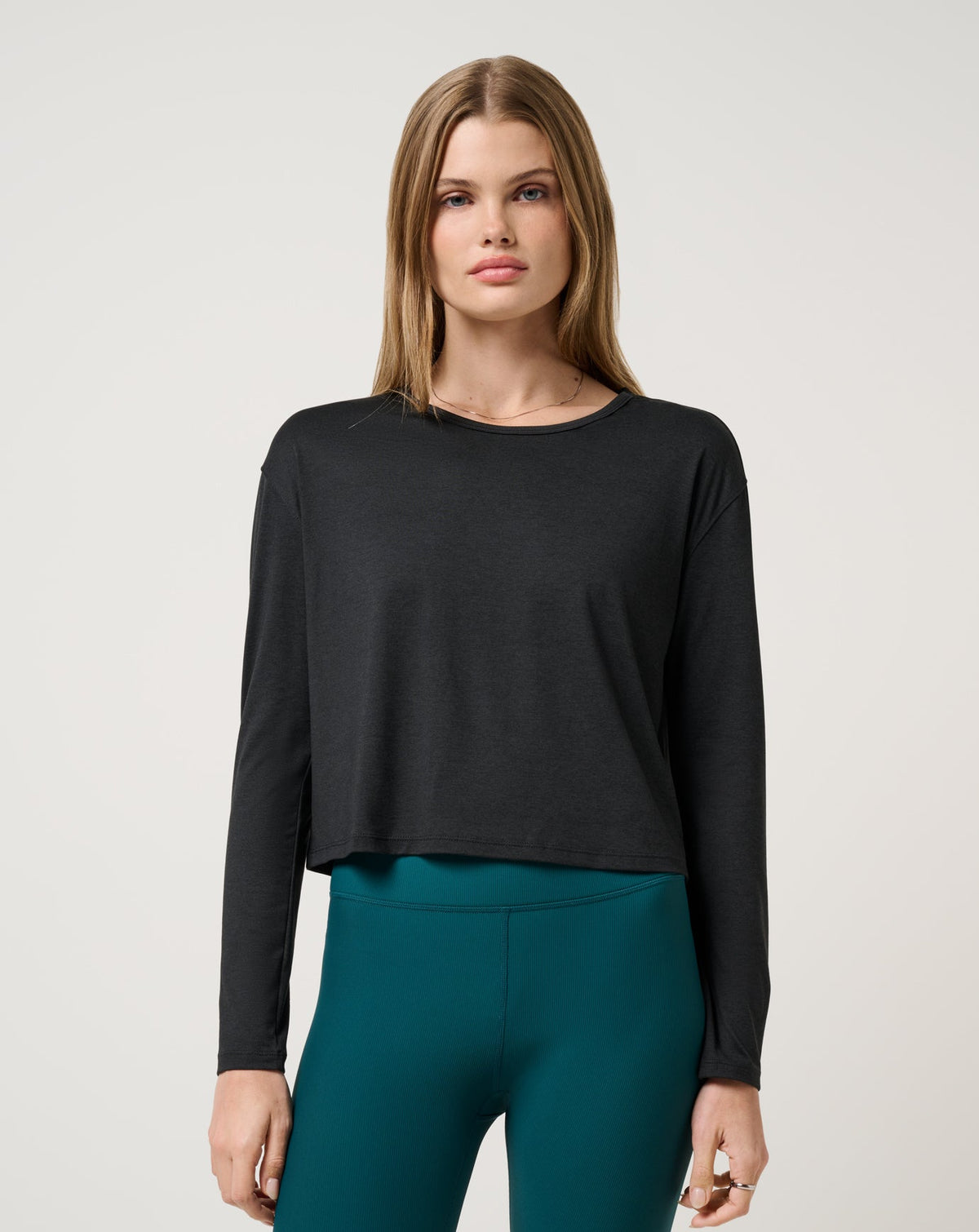 Skyloft Light Celestia Top Heather Black | Travis Mathew