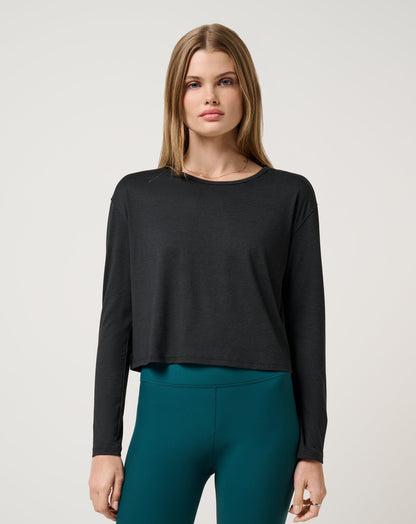 Skyloft Light Celestia Top Heather Black | Travis Mathew