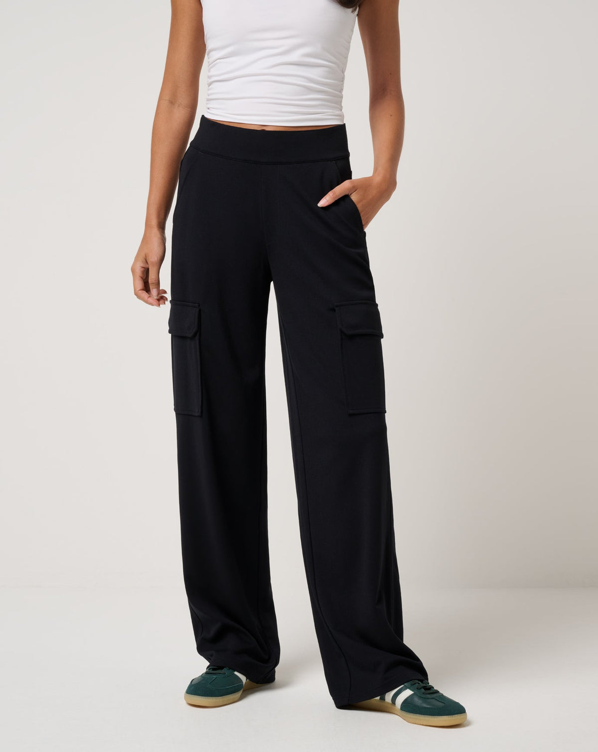 Friday Doubleknit Utility Wide Leg Pant Black | Travis Mathew