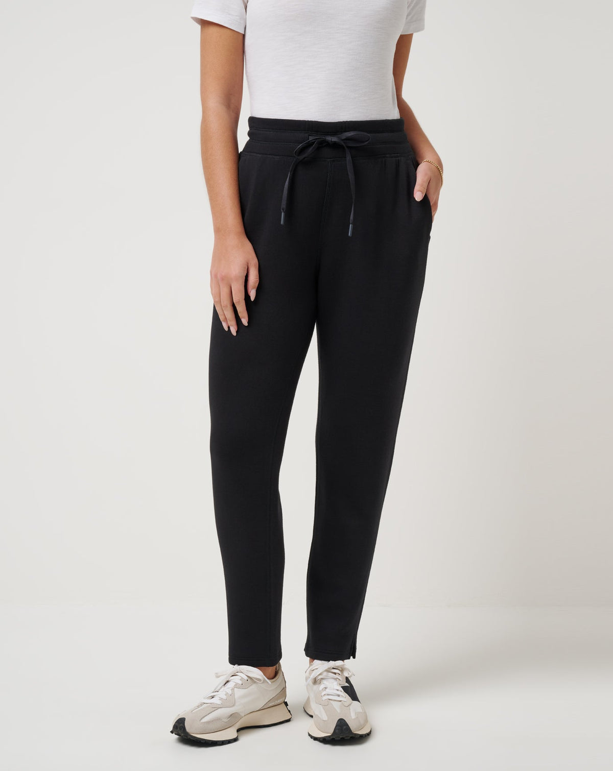 Skyloft Soft Ankle Pant Black | Travis Mathew
