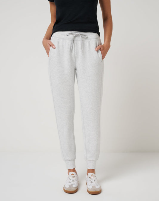 Skyloft Soft Jogger Heather Light Grey | Travis Mathew