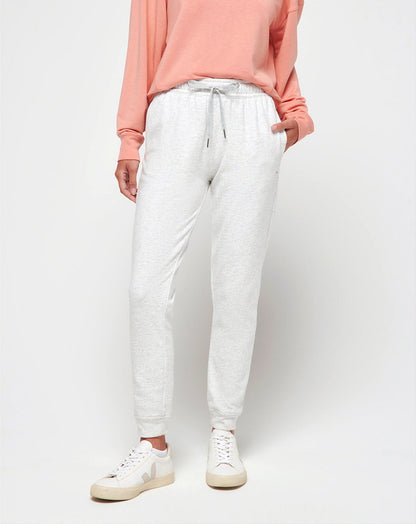 Cloud Fleece Jogger Heather Light Grey | Travis Mathew