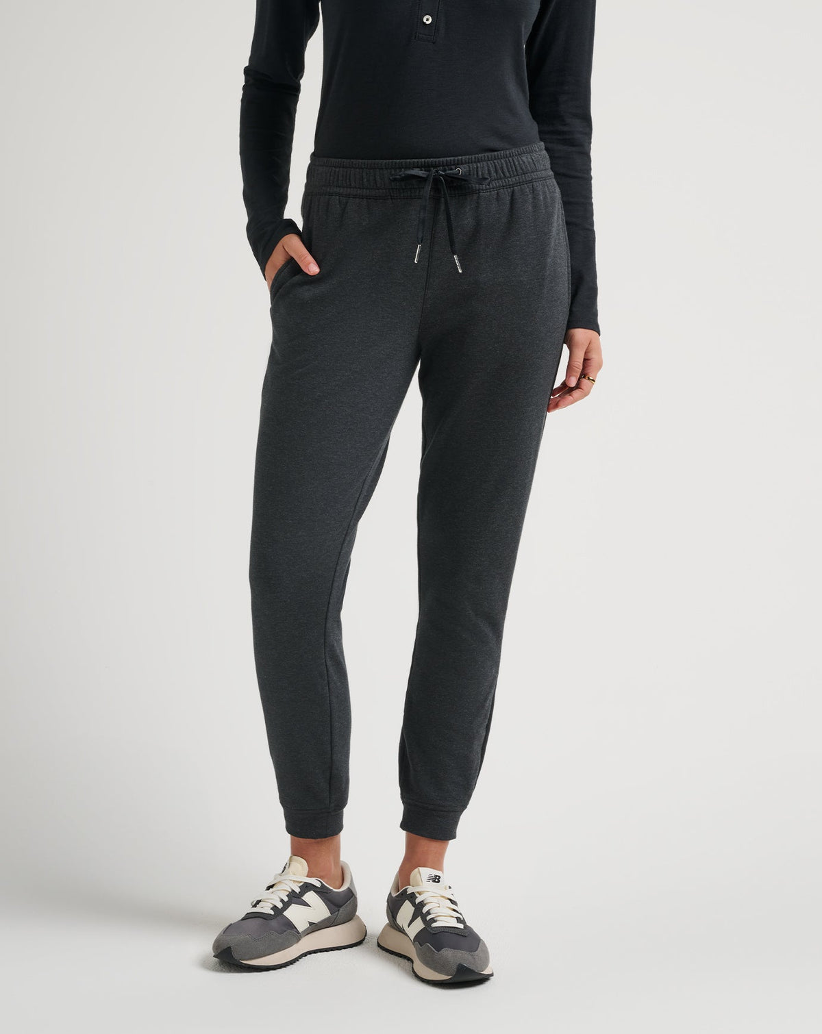 Cloud Fleece Jogger Heather Black | Travis Mathew