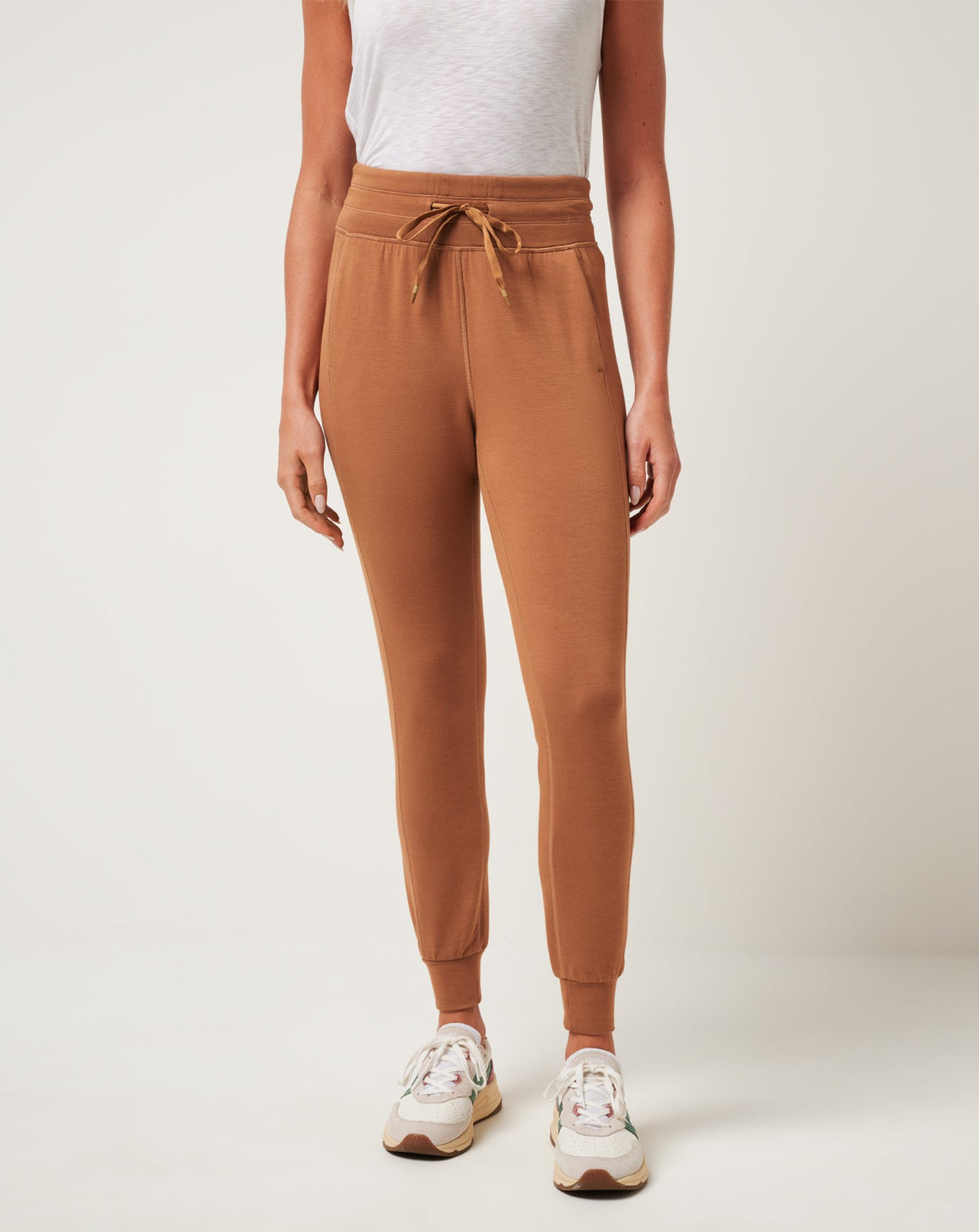 Skyloft Soft Jogger Chestnut | Travis Mathew
