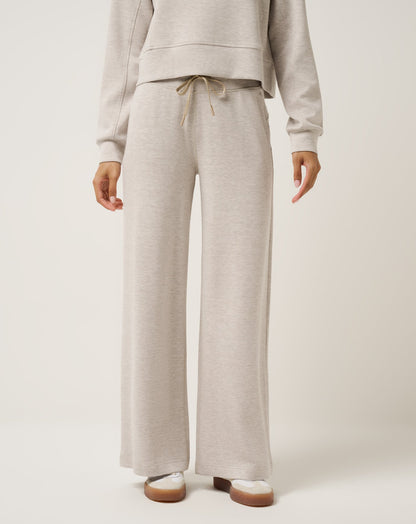 Skyloft Soft Wide Leg Pant Heather Savannah Tan | Travis Mathew