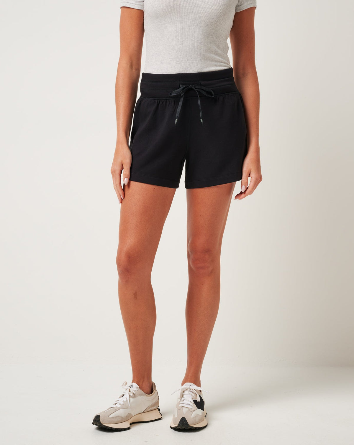 Skyloft Soft Tie Short Black | Travis Mathew