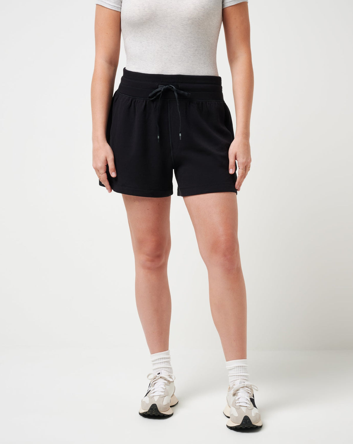 Skyloft Soft Tie Short Black | Travis Mathew