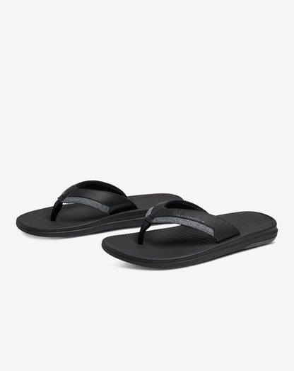 The Daily Sandal Black | Travis Mathew