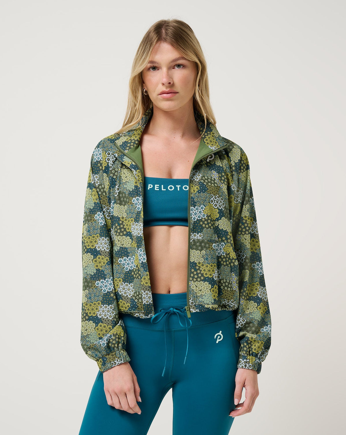 New Light Jacket Bronze Green Multi | Travis Mathew