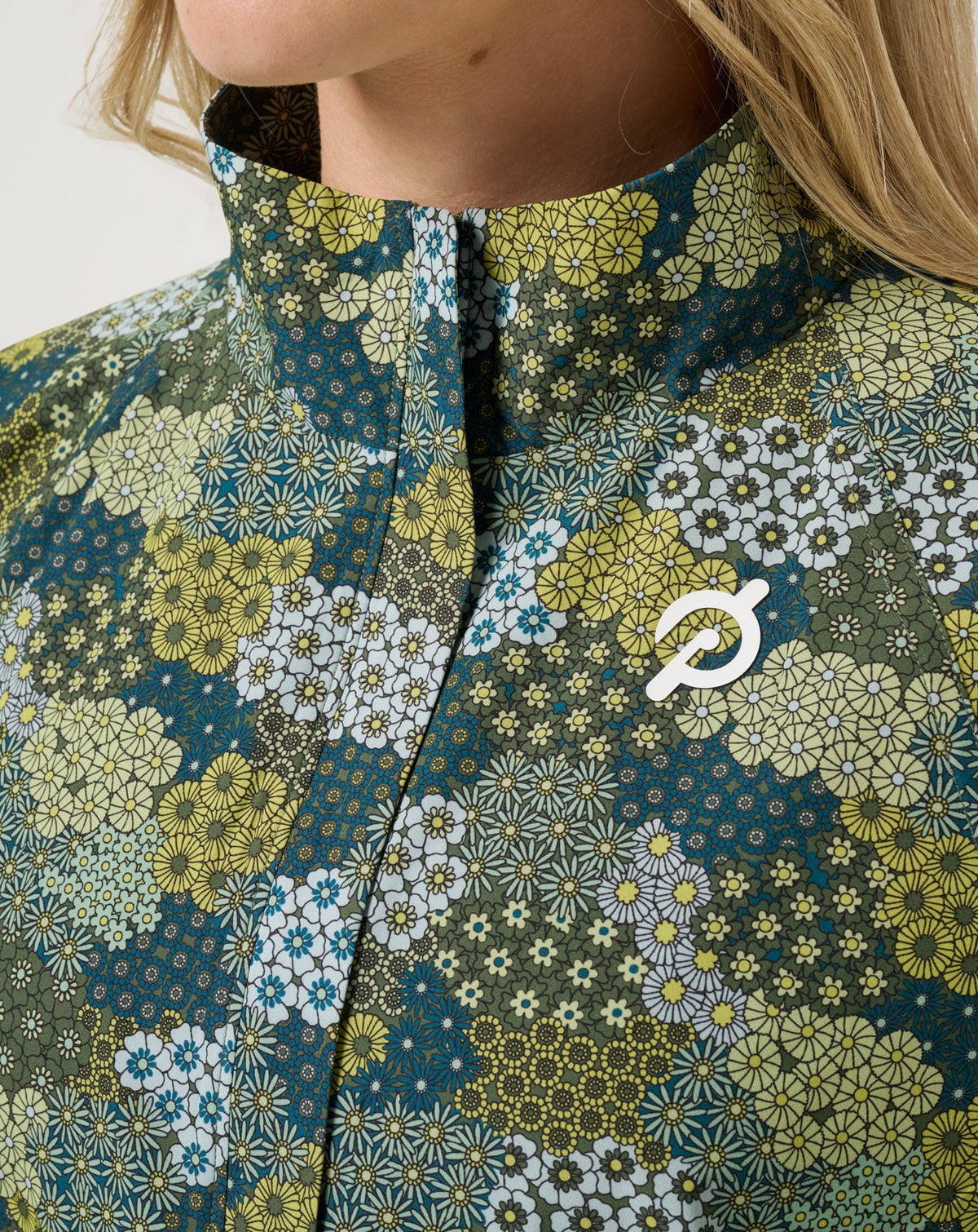 New Light Jacket Bronze Green Multi | Travis Mathew
